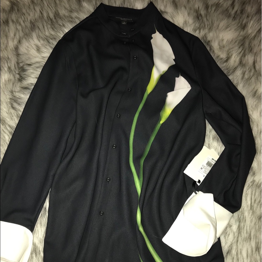 Blouse with flower detail